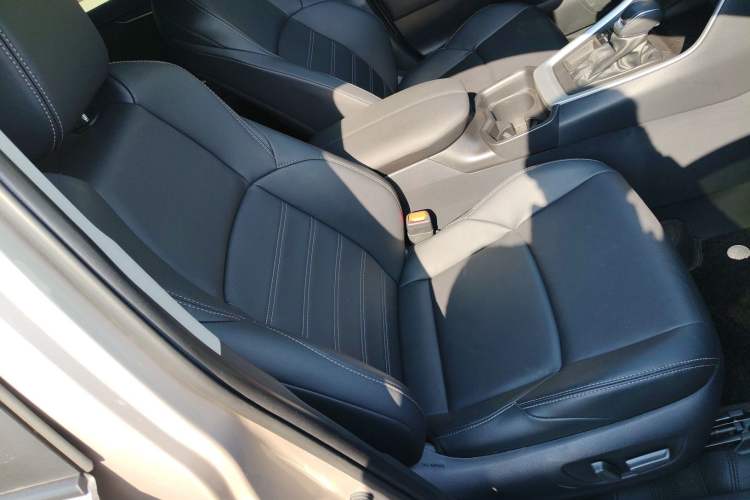 Used Toyota Wildlander 2023 2.0L CVT Two-Wheel Drive Luxury PLUS Edition Right Front Seat