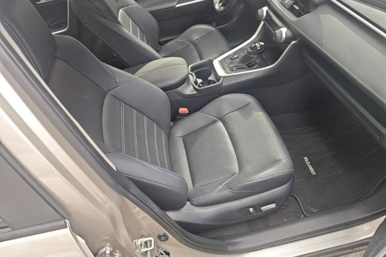 Used Toyota Wildlander 2023 Dual-Motor 2.5L E-CVT Four-Wheel Drive Prestige Edition Right Front Seat