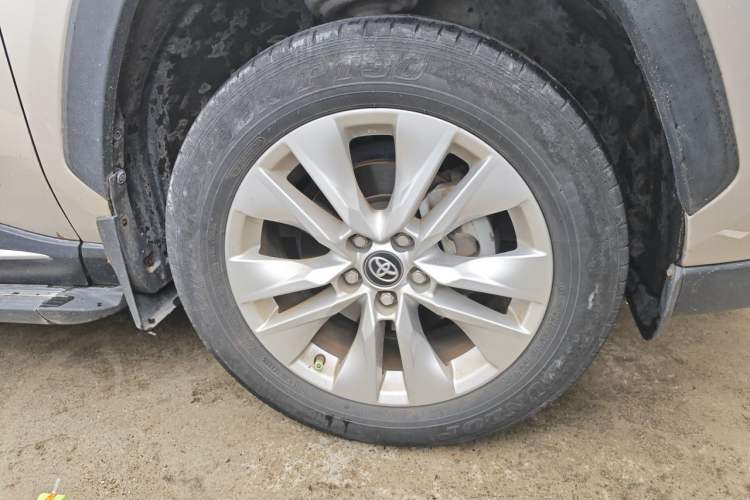 Used Toyota Wildlander 2023 2.0L CVT Two-Wheel Drive Urban Edition Right Front Wheel Hub