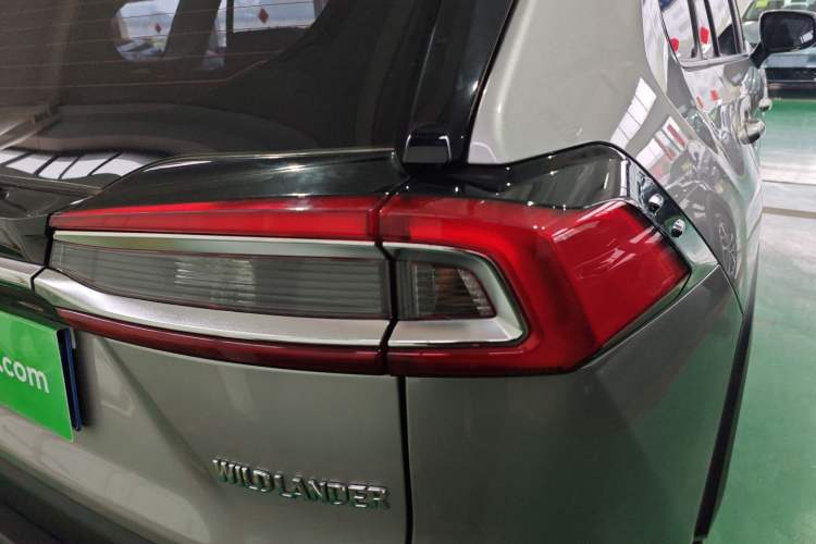 Used Toyota Wildlander 2023 2.0L CVT Two-Wheel Drive Luxury PLUS Edition Right Rear Taillight