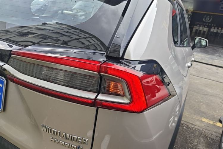 Used Toyota Wildlander 2023 Dual-Motor 2.5L E-CVT Four-Wheel Drive Prestige Edition Right Rear Taillight