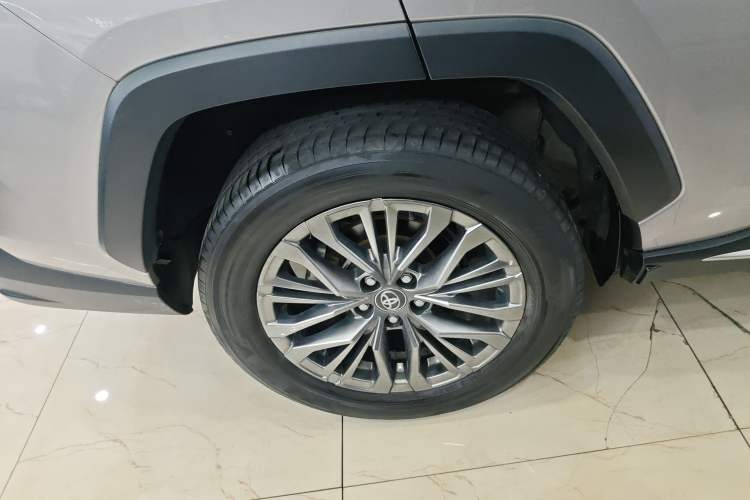 Used Toyota Wildlander 2023 Dual-Motor 2.5L E-CVT Four-Wheel Drive Prestige Edition Right Rear Wheel Hub