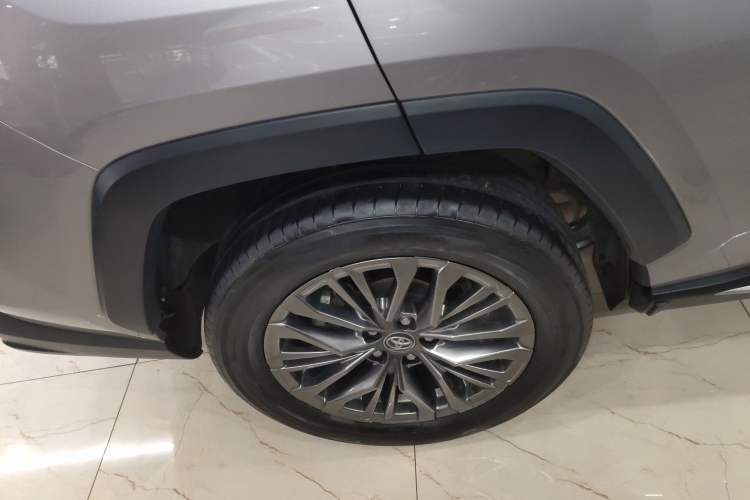 Used Toyota Wildlander 2023 Dual-Motor 2.5L E-CVT Four-Wheel Drive Prestige Edition Right Rear Wheel Hub