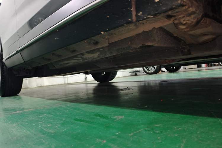Used Toyota Wildlander 2023 2.0L CVT Two-Wheel Drive Luxury PLUS Edition Right Side Sill