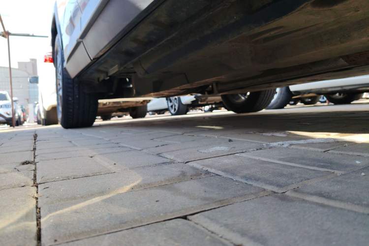 Used Toyota Wildlander 2023 2.0L CVT Two-Wheel Drive Luxury PLUS Edition Right Side Sill