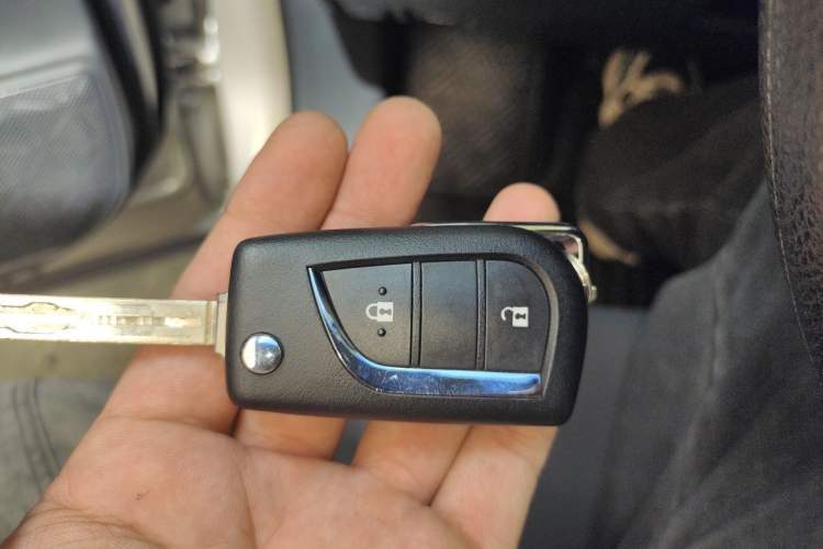 Used Toyota Wildlander 2023 2.0L CVT Two-Wheel Drive Leading Edition Vehicle Key