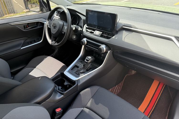 Used Toyota Wildlander 2023 2.0L CVT Two-Wheel Drive Leading Edition Interior 7