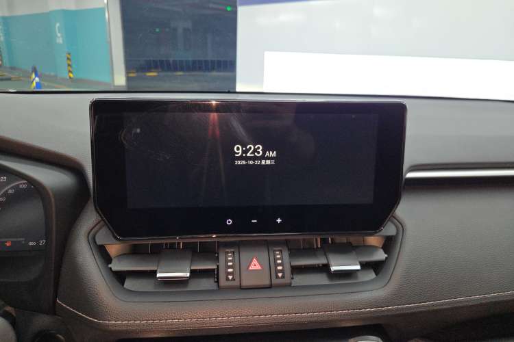Used Toyota Wildlander 2023 Dual-Motor 2.5L E-CVT Two-Wheel Drive Luxury PLUS Edition Audio And AC Panel