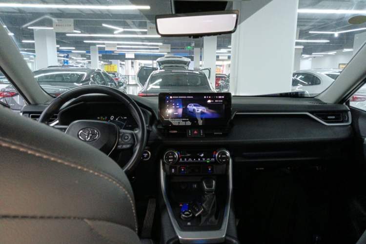 Used Toyota Wildlander 2023 Dual-Motor 2.5L E-CVT Four-Wheel Drive Prestige Edition Center Console