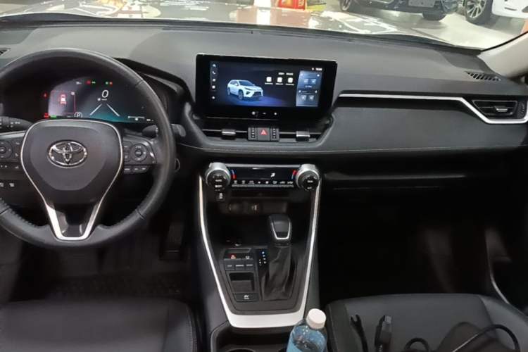 Used Toyota Wildlander 2023 Dual-Motor 2.5L E-CVT Two-Wheel Drive Luxury PLUS Edition Center Console