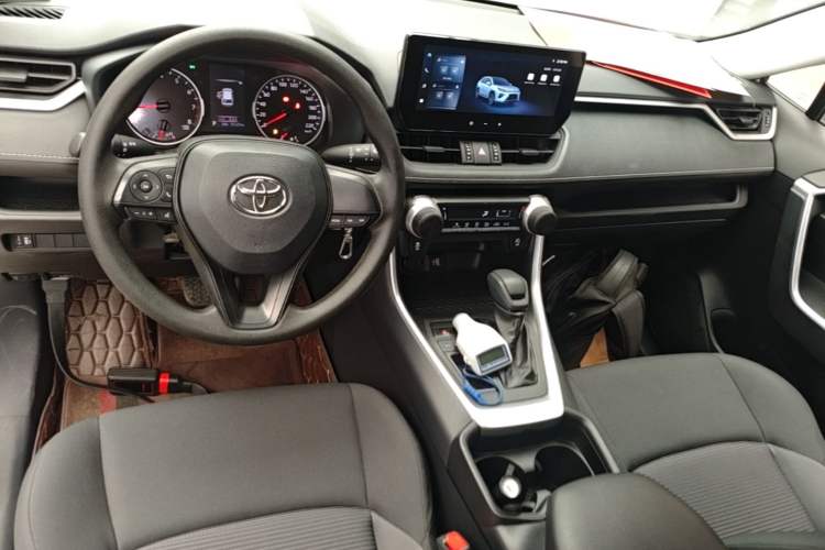 Used Toyota Wildlander 2023 2.0L CVT Two-Wheel Drive Leading Edition Center Console
