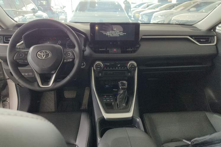 Used Toyota Wildlander 2023 2.0L CVT Four-Wheel Drive Luxury PLUS Edition Center Console