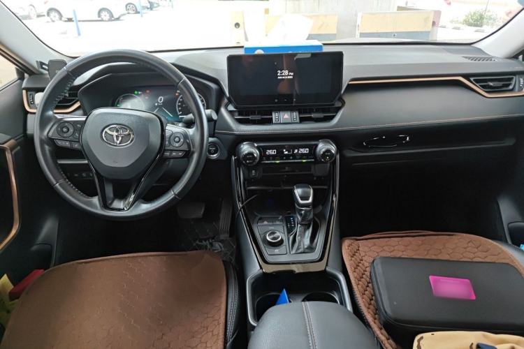 Used Toyota Wildlander 2023 Dual-Engine 2.5L E-CVT 4x4 Luxury PLUS Edition Center Console