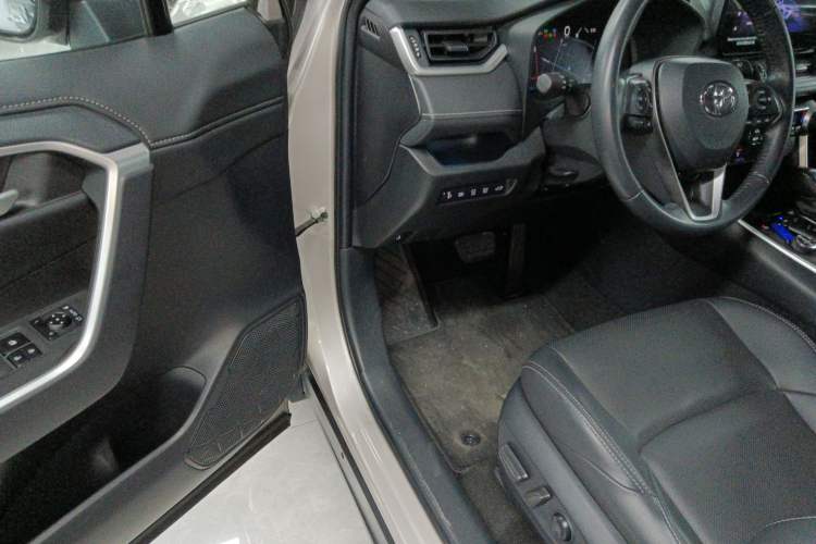 Used Toyota Wildlander 2023 Dual-Motor 2.5L E-CVT Four-Wheel Drive Prestige Edition Driver Seat