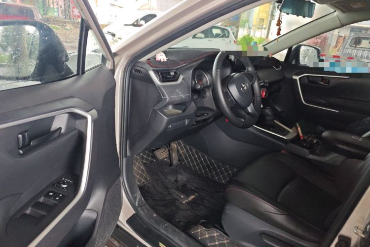 Used Toyota Wildlander 2023 2.0L CVT Two-Wheel Drive Leading Edition Driver Seat