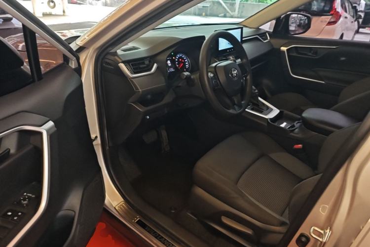 Used Toyota Wildlander 2023 2.0L CVT Two-Wheel Drive Leading Edition Driver Seat