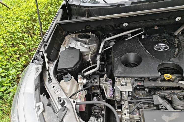Used Toyota Wildlander 2023 2.0L CVT Two-Wheel Drive Luxury PLUS Edition Engine Bay Right