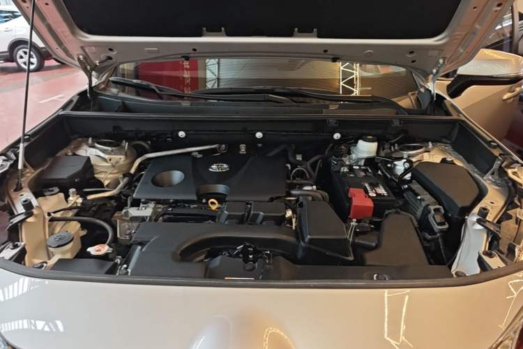 Used Toyota Wildlander 2023 2.0L CVT Two-Wheel Drive Leading Edition Engine Bay