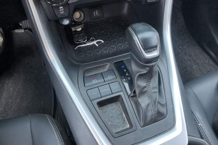 Used Toyota Wildlander 2023 2.0L CVT Two-Wheel Drive Urban Edition Gear Lever
