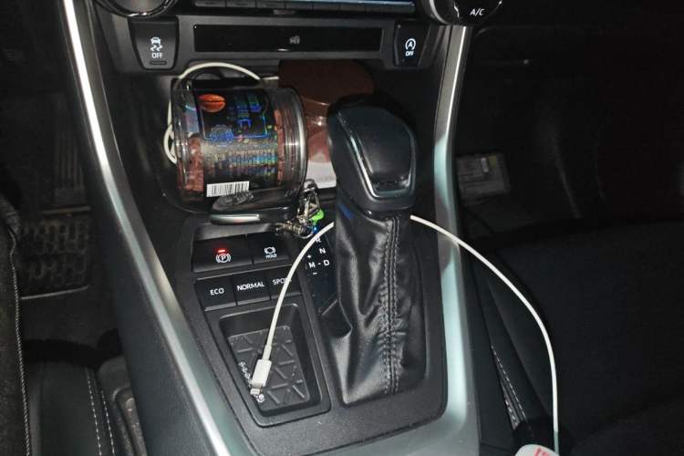 Used Toyota Wildlander 2023 2.0L CVT Two-Wheel Drive Luxury PLUS Edition Gear Lever