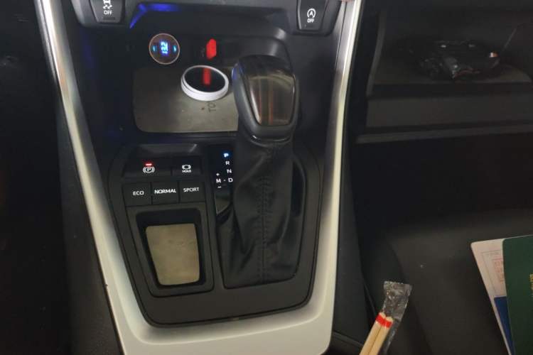 Used Toyota Wildlander 2023 2.0L CVT Two-Wheel Drive Leading Edition Gear Lever