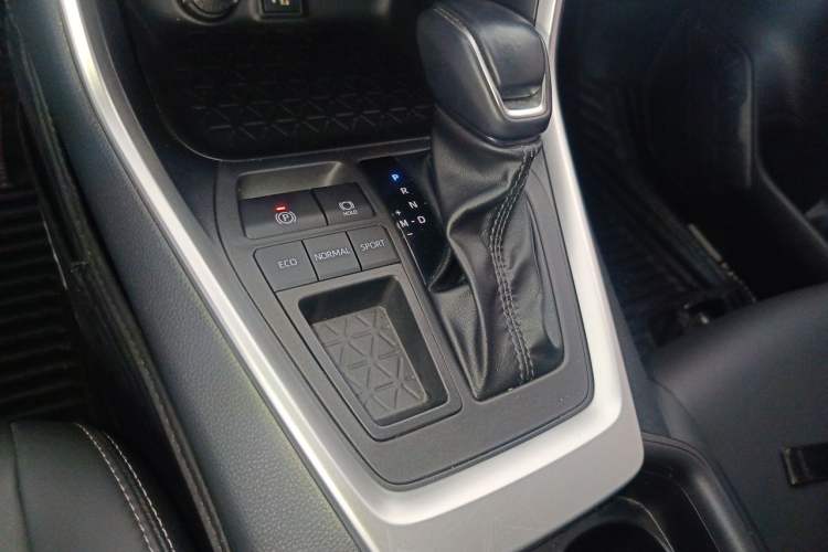 Used Toyota Wildlander 2023 2.0L CVT Two-Wheel Drive Urban Edition Gear Lever