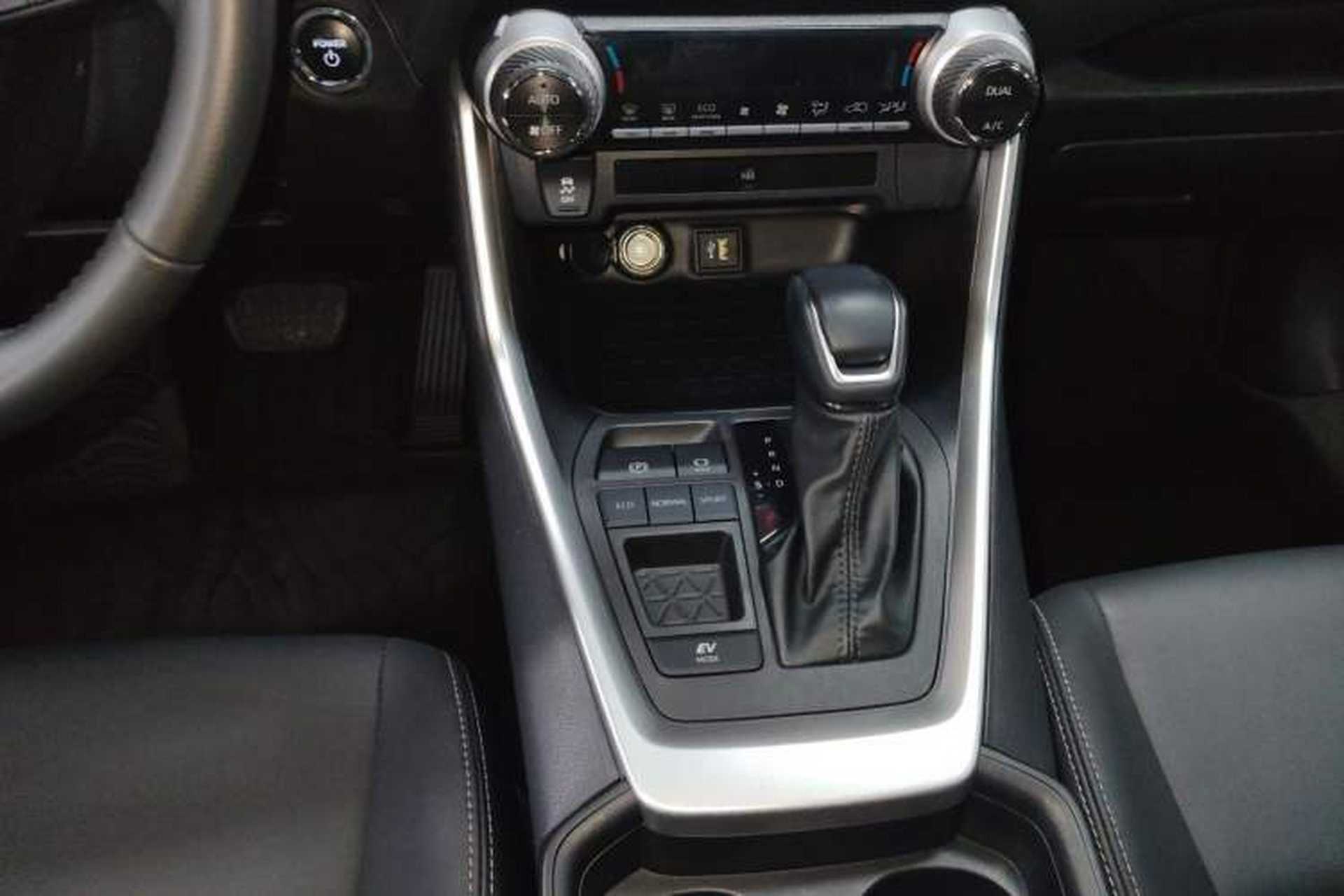 Used Toyota Wildlander 2023 Dual-Motor 2.5L E-CVT Two-Wheel Drive Luxury PLUS Edition Gear Lever