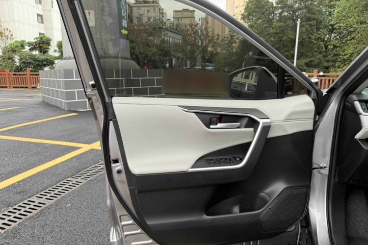 Used Toyota Wildlander 2023 2.0L CVT Four-Wheel Drive Luxury PLUS Edition Interior 1