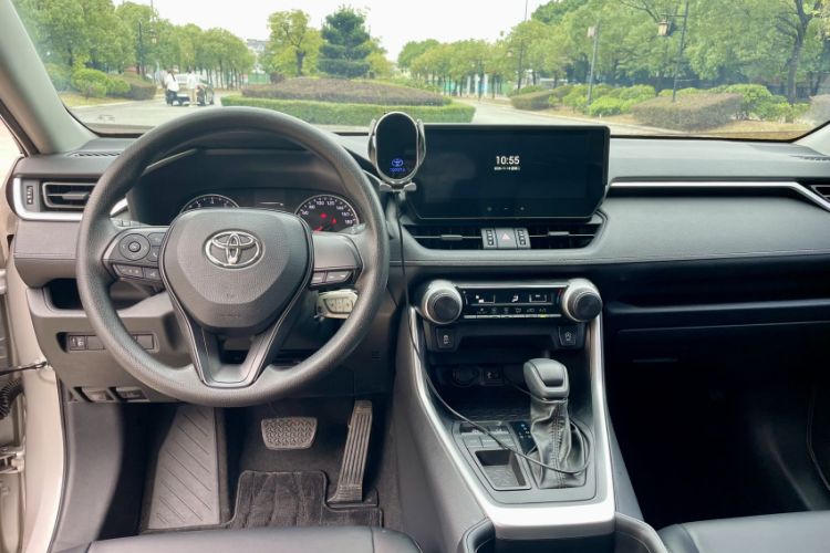 Used Toyota Wildlander 2023 2.0L CVT Two-Wheel Drive Leading Edition Interior 1