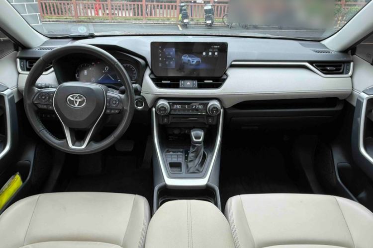 Used Toyota Wildlander 2023 2.0L CVT Four-Wheel Drive Luxury PLUS Edition Interior 10