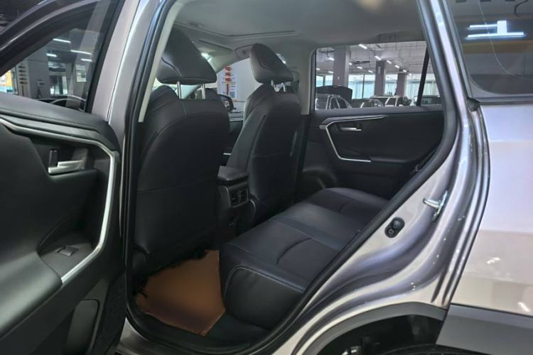 Used Toyota Wildlander 2023 2.0L CVT Two-Wheel Drive Urban Edition Interior 2