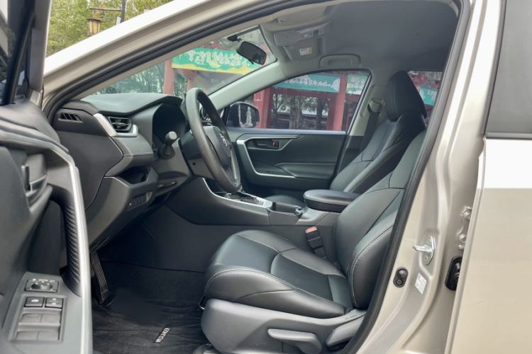 Used Toyota Wildlander 2023 2.0L CVT Two-Wheel Drive Leading Edition Interior 2