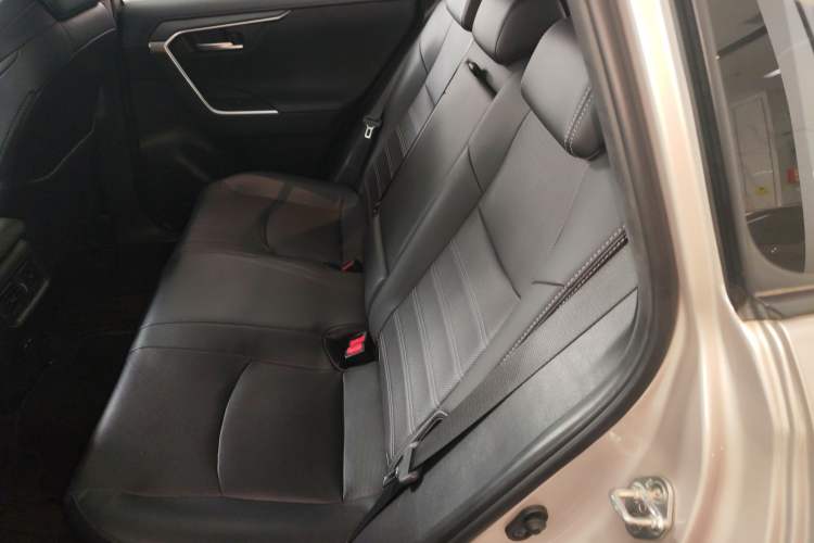 Used Toyota Wildlander 2023 Dual-Motor 2.5L E-CVT Four-Wheel Drive Prestige Edition Interior 4
