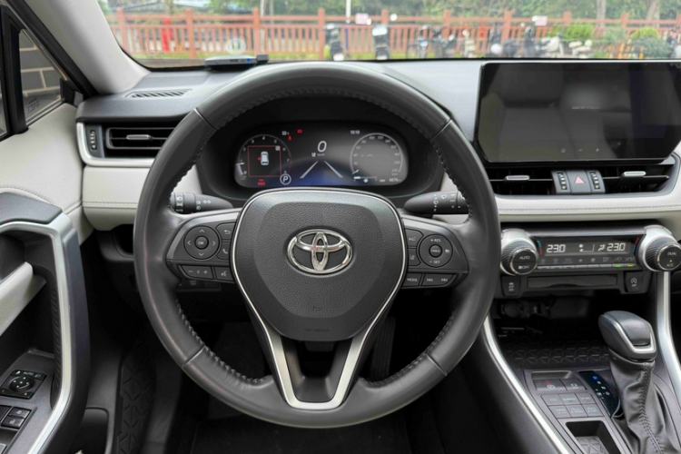Used Toyota Wildlander 2023 2.0L CVT Four-Wheel Drive Luxury PLUS Edition Interior 5
