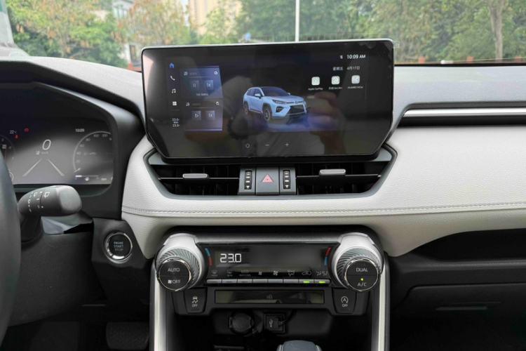 Used Toyota Wildlander 2023 2.0L CVT Four-Wheel Drive Luxury PLUS Edition Interior 8