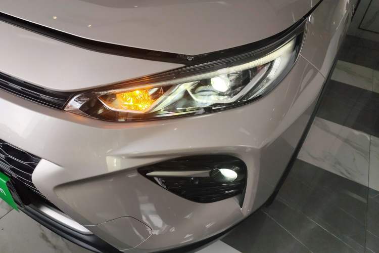 Used Toyota Wildlander 2023 Dual-Motor 2.5L E-CVT Four-Wheel Drive Prestige Edition Left Front Headlight