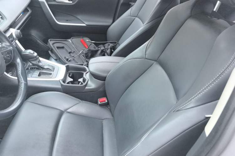 Used Toyota Wildlander 2023 2.0L CVT Two-Wheel Drive Urban Edition Left Front Seat