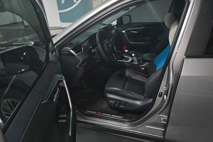 Used Toyota Wildlander 2023 2.0L CVT Two-Wheel Drive Luxury PLUS Edition Left Front Seat