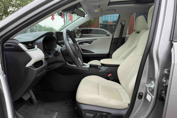 Used Toyota Wildlander 2023 2.0L CVT Four-Wheel Drive Luxury PLUS Edition Left Front Seat