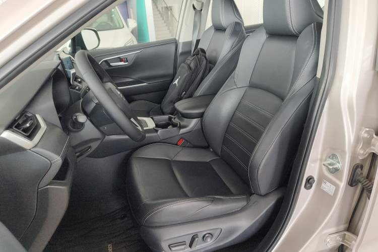 Used Toyota Wildlander 2023 2.0L CVT Four-Wheel Drive Luxury PLUS Edition Left Front Seat