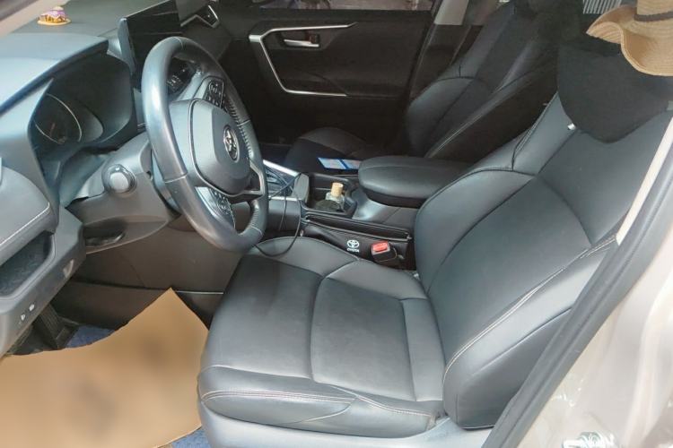 Used Toyota Wildlander 2023 2.0L CVT Two-Wheel Drive Urban Edition Left Front Seat
