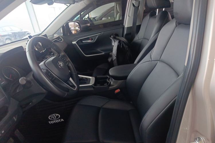 Used Toyota Wildlander 2023 2.0L CVT Two-Wheel Drive Urban Edition Left Front Seat
