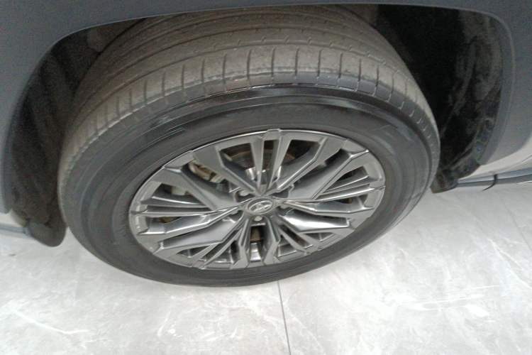 Used Toyota Wildlander 2023 Dual-Motor 2.5L E-CVT Four-Wheel Drive Prestige Edition Left Front Wheel Hub