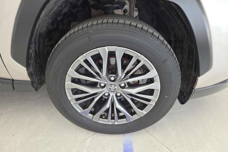 Used Toyota Wildlander 2023 Dual-Motor 2.5L E-CVT Two-Wheel Drive Luxury PLUS Edition Left Front Wheel Hub
