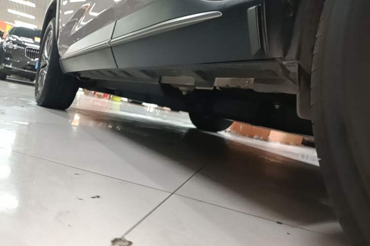 Used Toyota Wildlander 2023 Dual-Motor 2.5L E-CVT Two-Wheel Drive Luxury PLUS Edition Left Side Sill