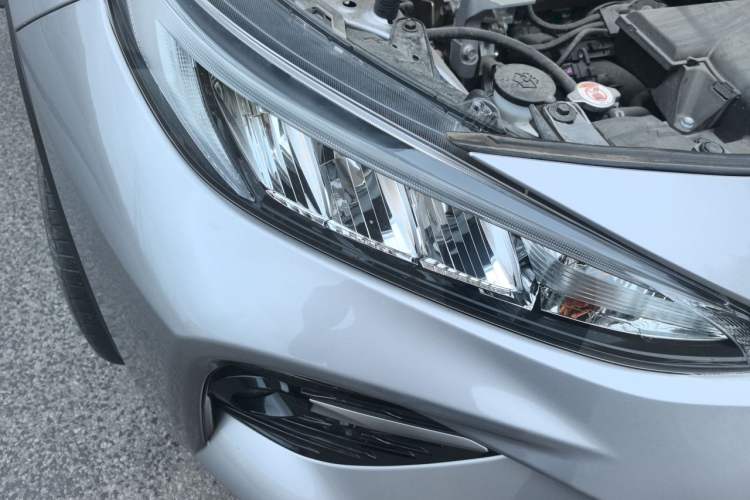 Used Toyota Wildlander 2023 2.0L CVT Two-Wheel Drive Urban Edition Right Front Headlight
