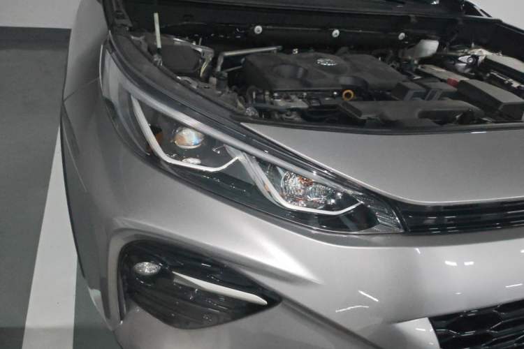 Used Toyota Wildlander 2023 2.0L CVT Two-Wheel Drive Luxury PLUS Edition Right Front Headlight