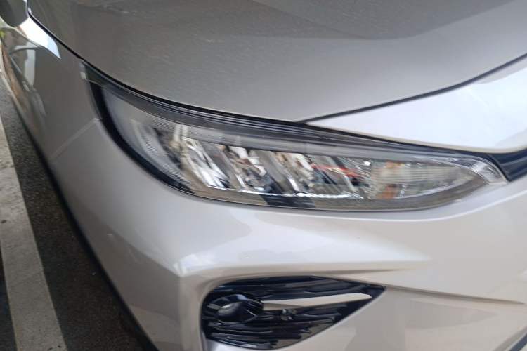 Used Toyota Wildlander 2023 2.0L CVT Two-Wheel Drive Urban Edition Right Front Headlight
