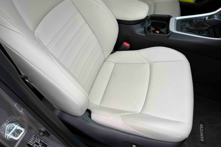 Used Toyota Wildlander 2023 2.0L CVT Four-Wheel Drive Luxury PLUS Edition Right Front Seat