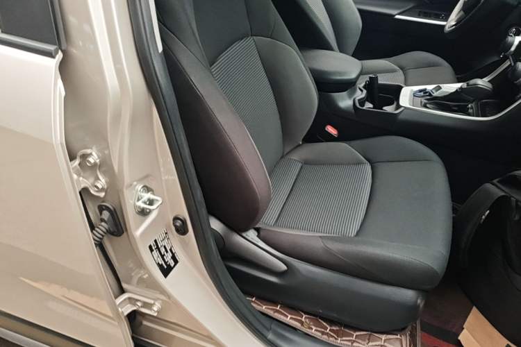 Used Toyota Wildlander 2023 2.0L CVT Two-Wheel Drive Leading Edition Right Front Seat